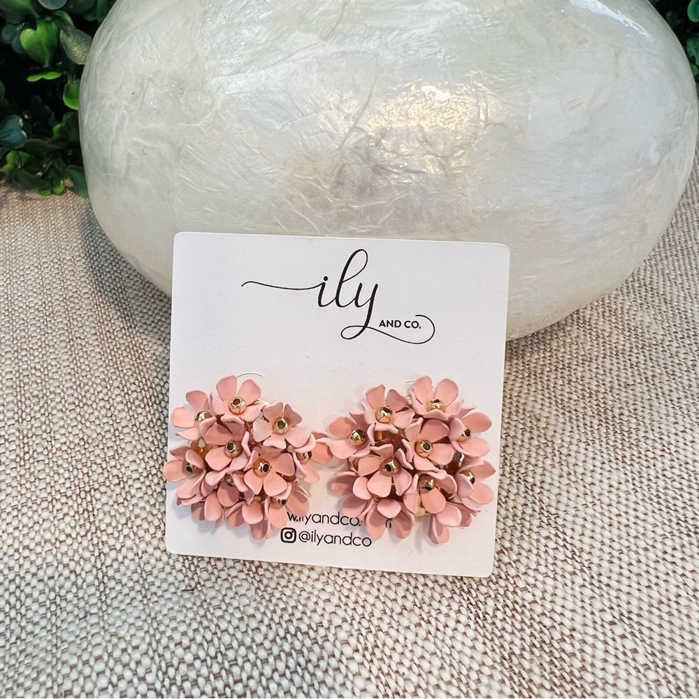 New Blush Pink Floral Cluster Stud Earrings | Lightweight | Flowers